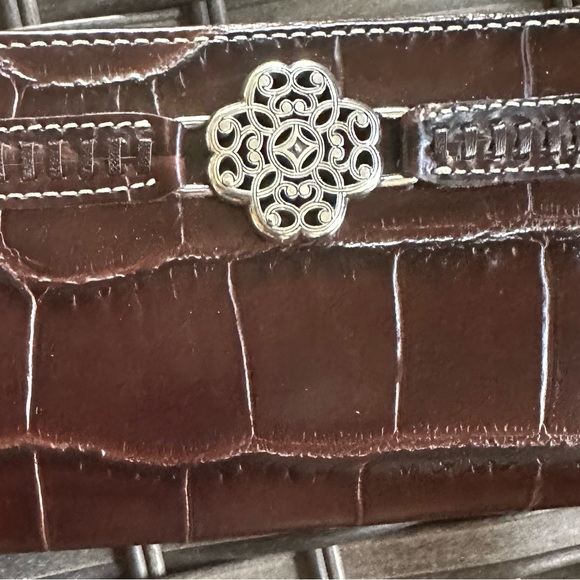 Gorgeous NWOT Brighton Brown Croc with Matching Checkbook Wallet - Picture 6 of 7